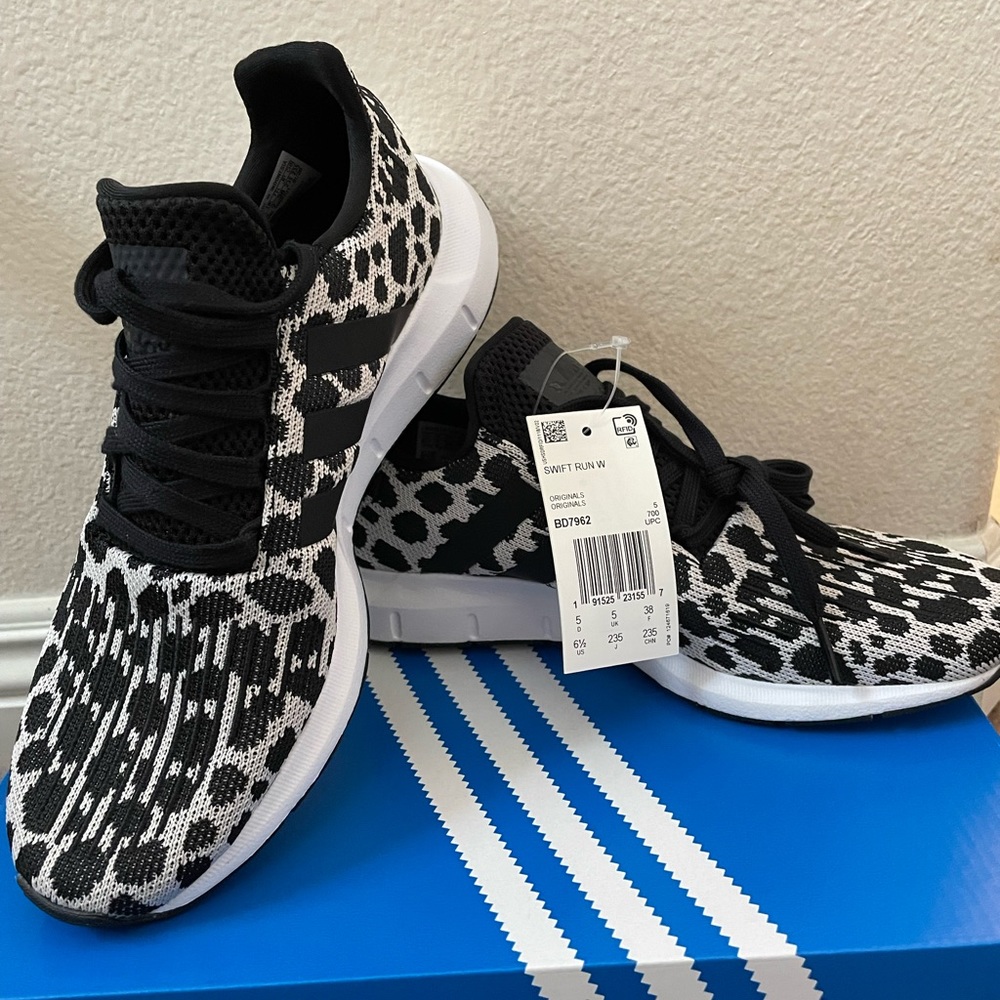 NWT Adidas Swift Run Leopard Shoes